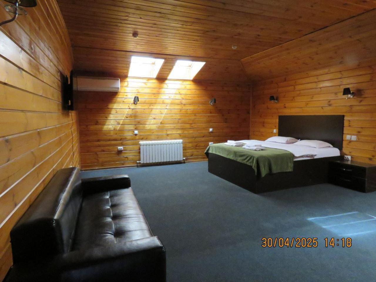 Pride Hotel Тараз Екстер'єр фото