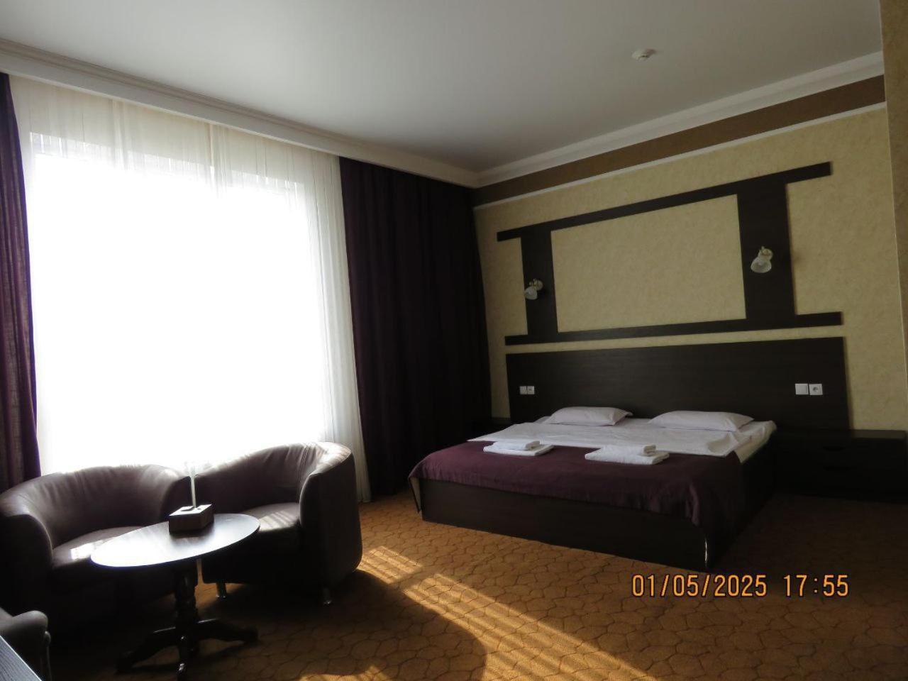 Pride Hotel Тараз Екстер'єр фото