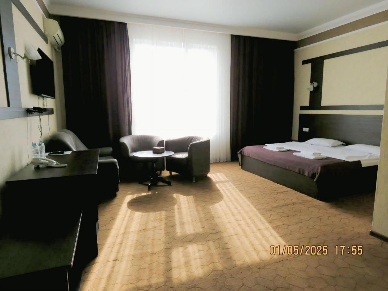 Pride Hotel Тараз Екстер'єр фото