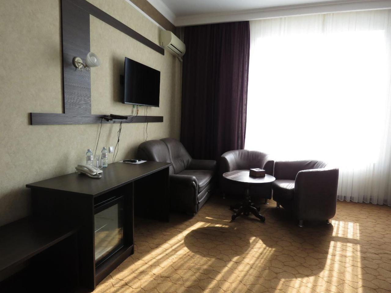 Pride Hotel Тараз Екстер'єр фото