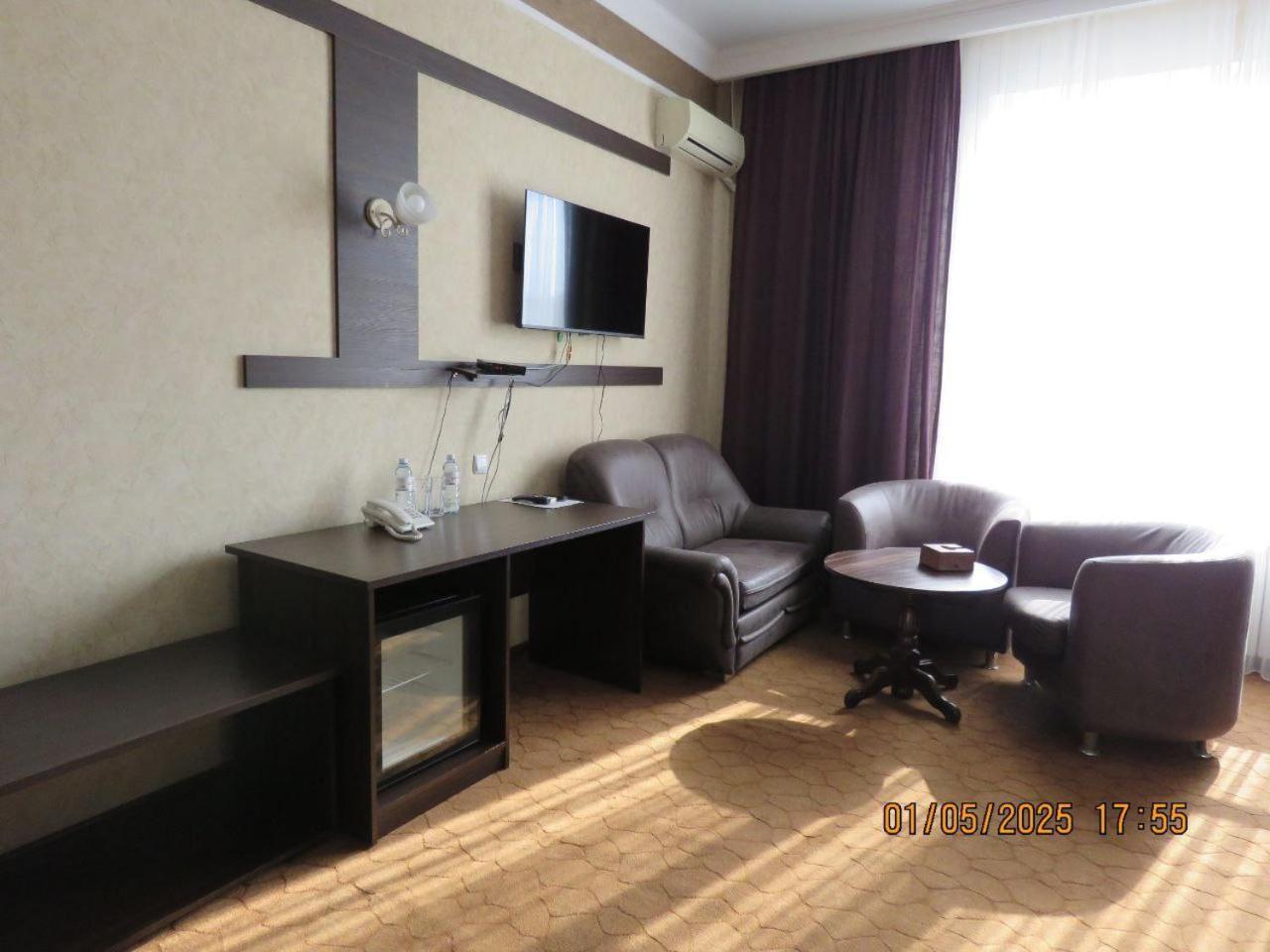 Pride Hotel Тараз Екстер'єр фото