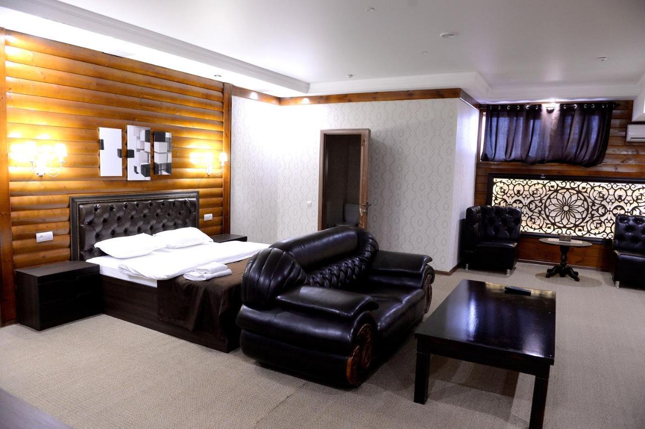 Pride Hotel Тараз Екстер'єр фото