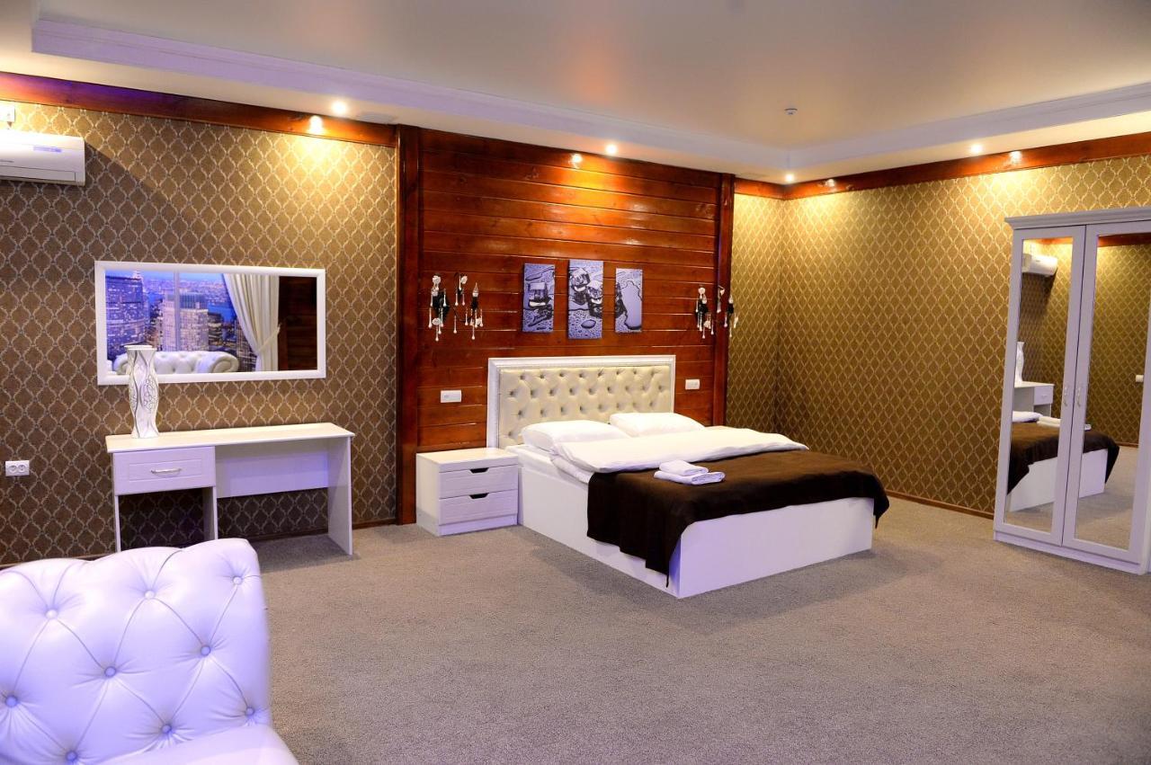 Pride Hotel Тараз Екстер'єр фото